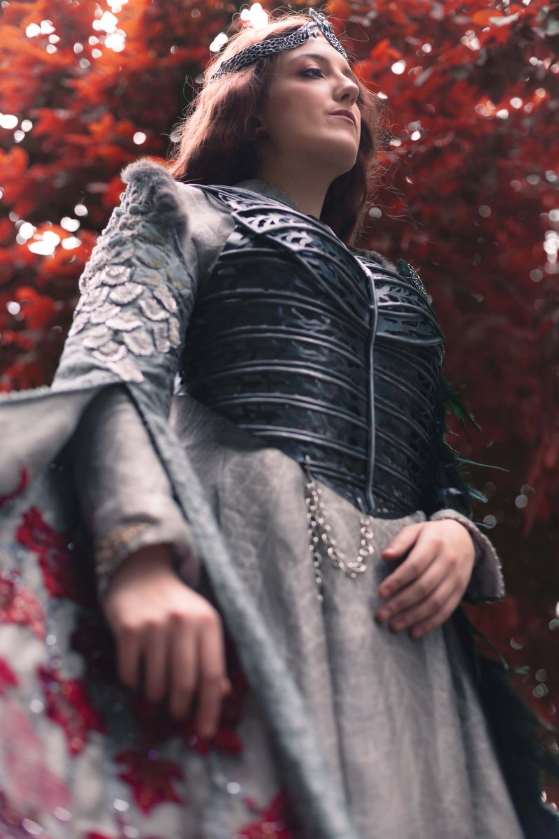 Korethhh's tweet photo. Cosplayer: @megabethbob
Costume made entirely by her

Photo by me! https://t.co/Ilm3FeyCo4