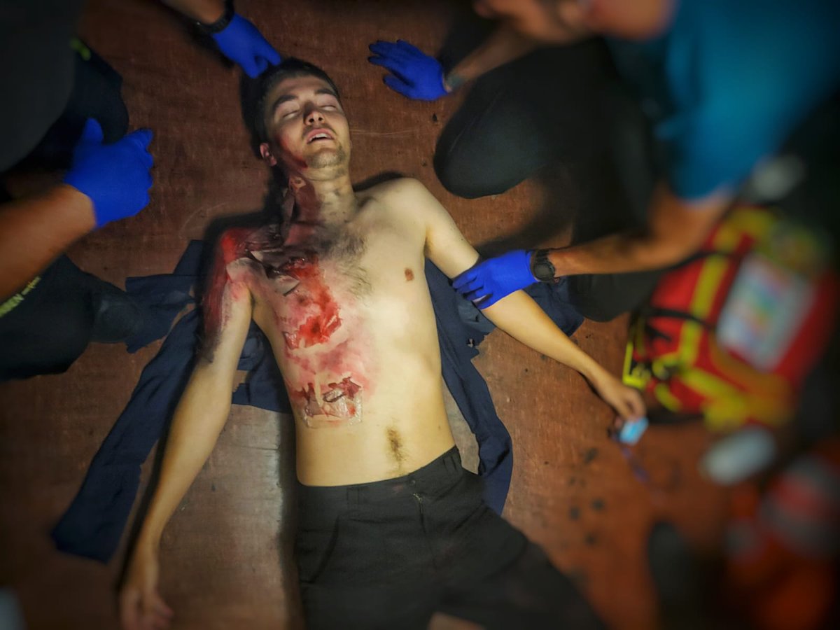 TheMedicsLodge's tweet photo. Fantastic final day, 6 more #RTACC responders demonstrating amazing pre-hospital trauma care at @FPHCEd level E. // A variety of scenarios, injuries and consistent 'basics done well' approach by the team at @GuardianFall 

@ATACCGroup | @SIMBODIES | @QNUKAwards | @rigloouk https://t.co/0iP3HOSYkF
