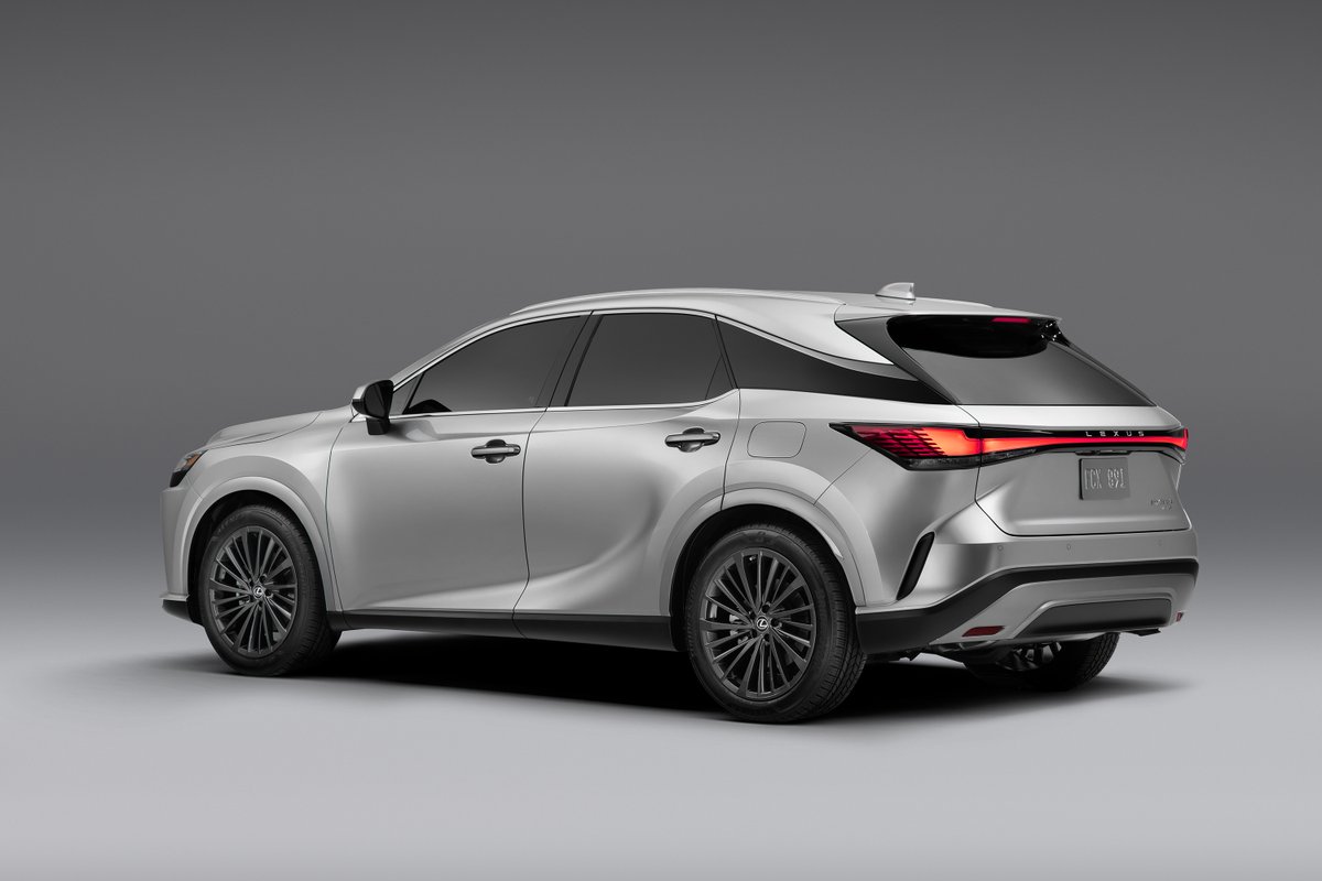 lexusmadridsur's tweet photo. Presentamos la 5ª generación del #RX como un vehículo totalmente reinventado. https://t.co/5ZgnaHppIE