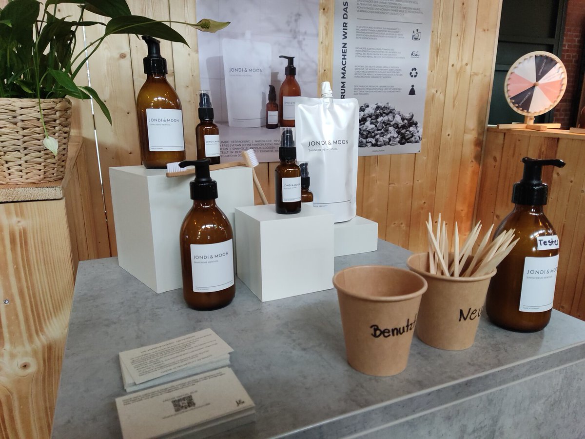 spaetz's tweet photo. Glad to be at the Hamburg Innovation Summit #HHIS. My former students are presenting their startup: sustainable refillable tooth paste. Go #JondiAndMoon !
The event is utterly German-speaking though... https://t.co/UCSWdALxY7