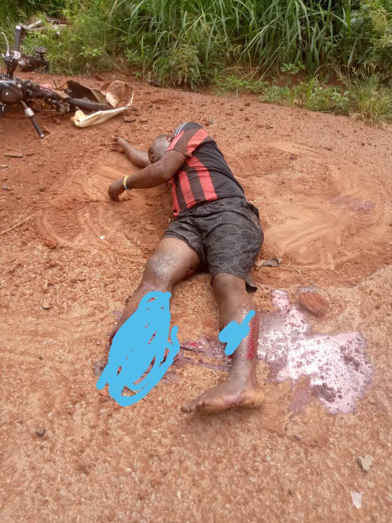 HQNigerianArmy's tweet photo. NEMESIS AS IMPROVISED EXPLOSIVE DEVICE PLANTED BY IPOB BLOWS UP MEMBERS

…causing severe injuries to two members of the outlawed group. The incident occured along  Eke Ututu - Orsu road in Orsu LGA of Imo state on 1 June 2022. https://t.co/dfAlhqrF5l https://t.co/F2pzjo2yLn