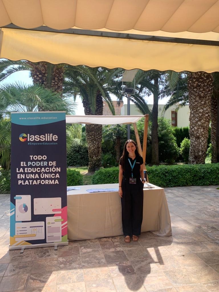 ¡Ya estamos en #elearningexperience! 

Si tú también participas en este evento dedicado a la #innovacion y la #educacion, no dudes en venir a saludarnos 😉