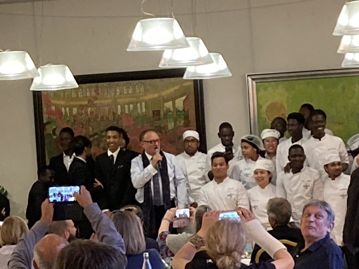 DAuvigne75's tweet photo. Saveurs d'Afrique : une soirée gustative et colorée, avec des conférences, des interludes musicaux et la Radio Air Show. Une réussite totale ! Bravo à tous ! https://t.co/eXQ2niSBz9