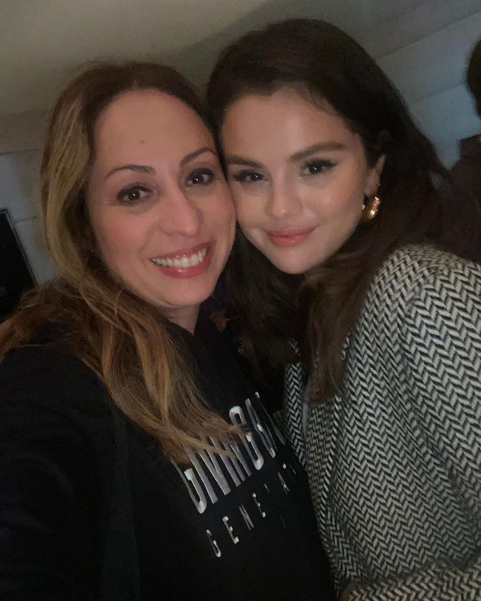SELENATORSS's tweet photo. 2 June: @jenny_leeser on Instagram:
"About last night ๐๐ป #givingbackgeneration with the sweetest #selenagomez ๐๐ป"
https://t.co/CHmWkDs5Yg https://t.co/U1EheMG3Km
