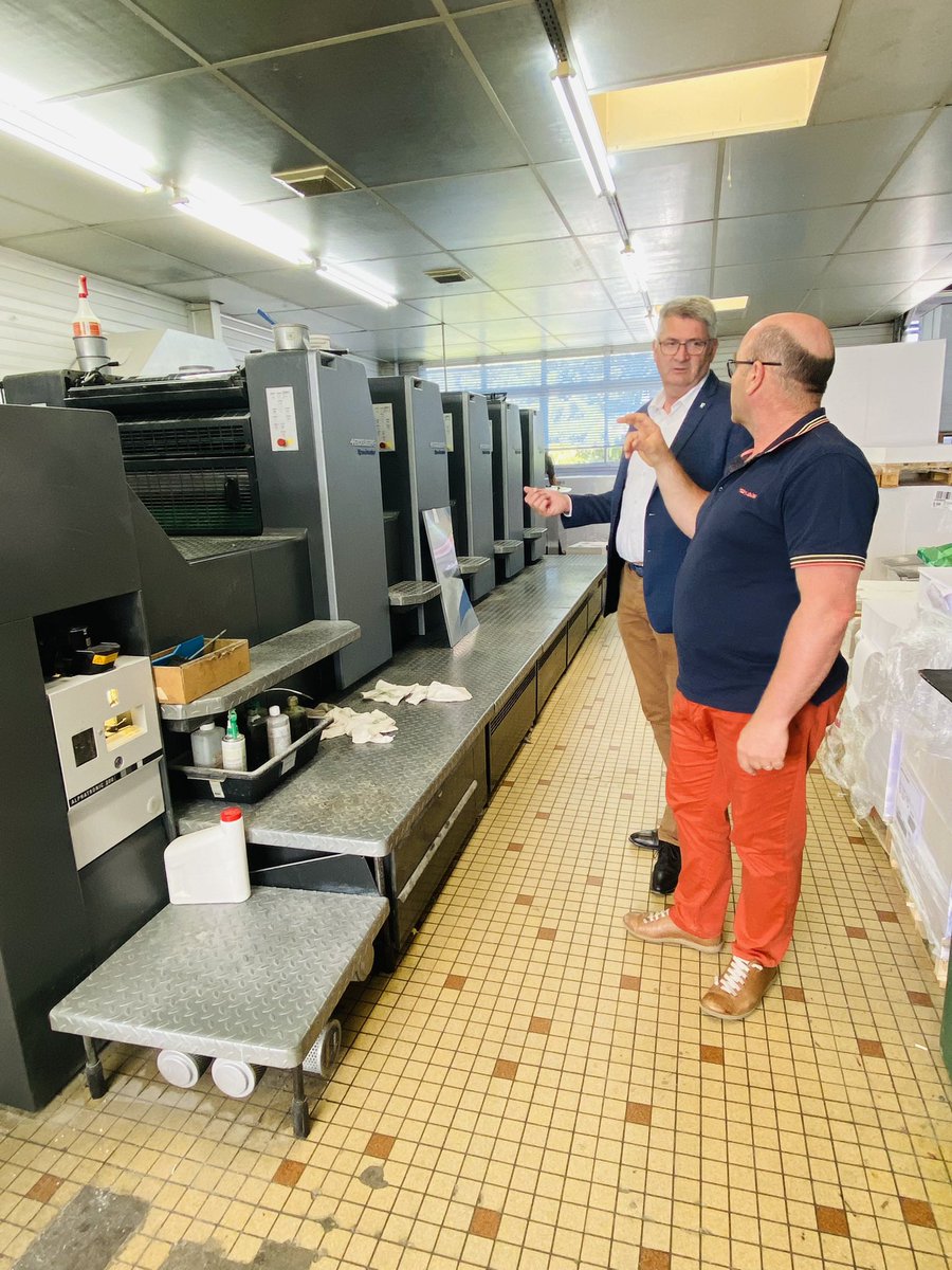 🖨 🌈 Imprimerie Prouteau 
J’ai eu la joie de visiter l’imprimerie Prouteau, créée en 1957, située à Bressuire. L’équipe se compose d’une vingtaine de personnes, très investie et impliquée, pour répondre à chaque besoin de la clientèle ! Un grand bravo à cette équipe dynamique !