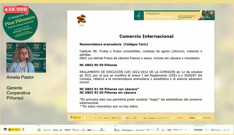 Amelia Pastor, gerente de la cooperativa <a href="/pinonsol/">piñones</a>, explica porqué nuestro piñón es único en el mundo, y mucho mejor que los piñones de otros países que también se comercializan. 
#SimposioPiñonero2022
