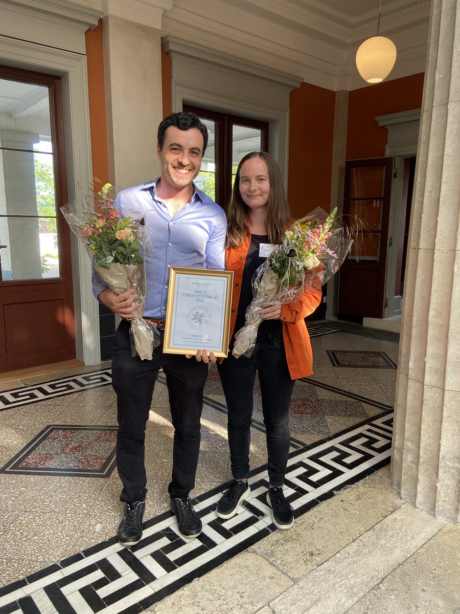 DetUngeAkademi's tweet image. We are finally able to announce the winners of the new DUA award for research environment of the year! We received 62 fantastic nominations and choosing one winner was a huge challenge! Nevertheless, the award goes to… @nerdsitu! youngacademy.dk/da/Aktiviteter… (1/4)