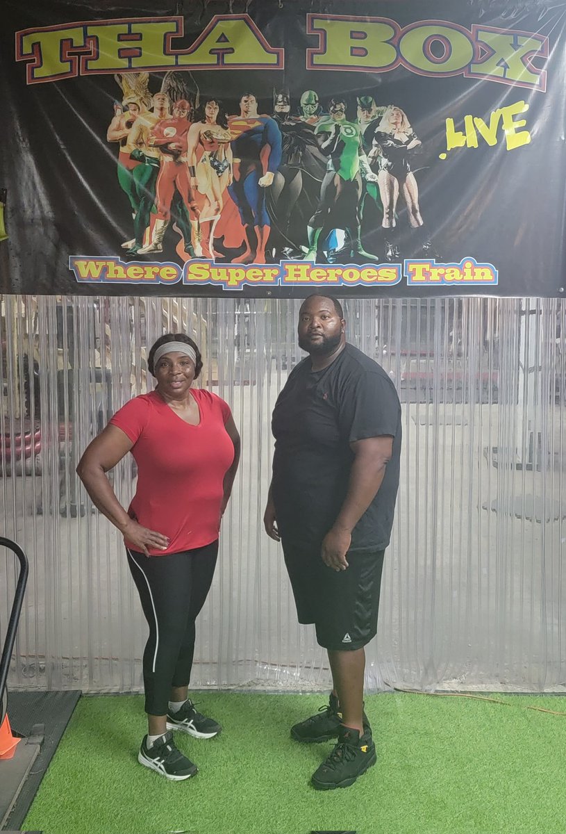 daviddeberry's tweet image. WeInHere💪🏾💪🏾💪🏾@#ThaBox #OFFTHACHAINFITNESSLLC #ThaBoxWhereHeroesTrain #WhereEveryoneTrains #WhereMotivationLives #AlwaysForward #WithGreatPower #WutEvaItTakes
