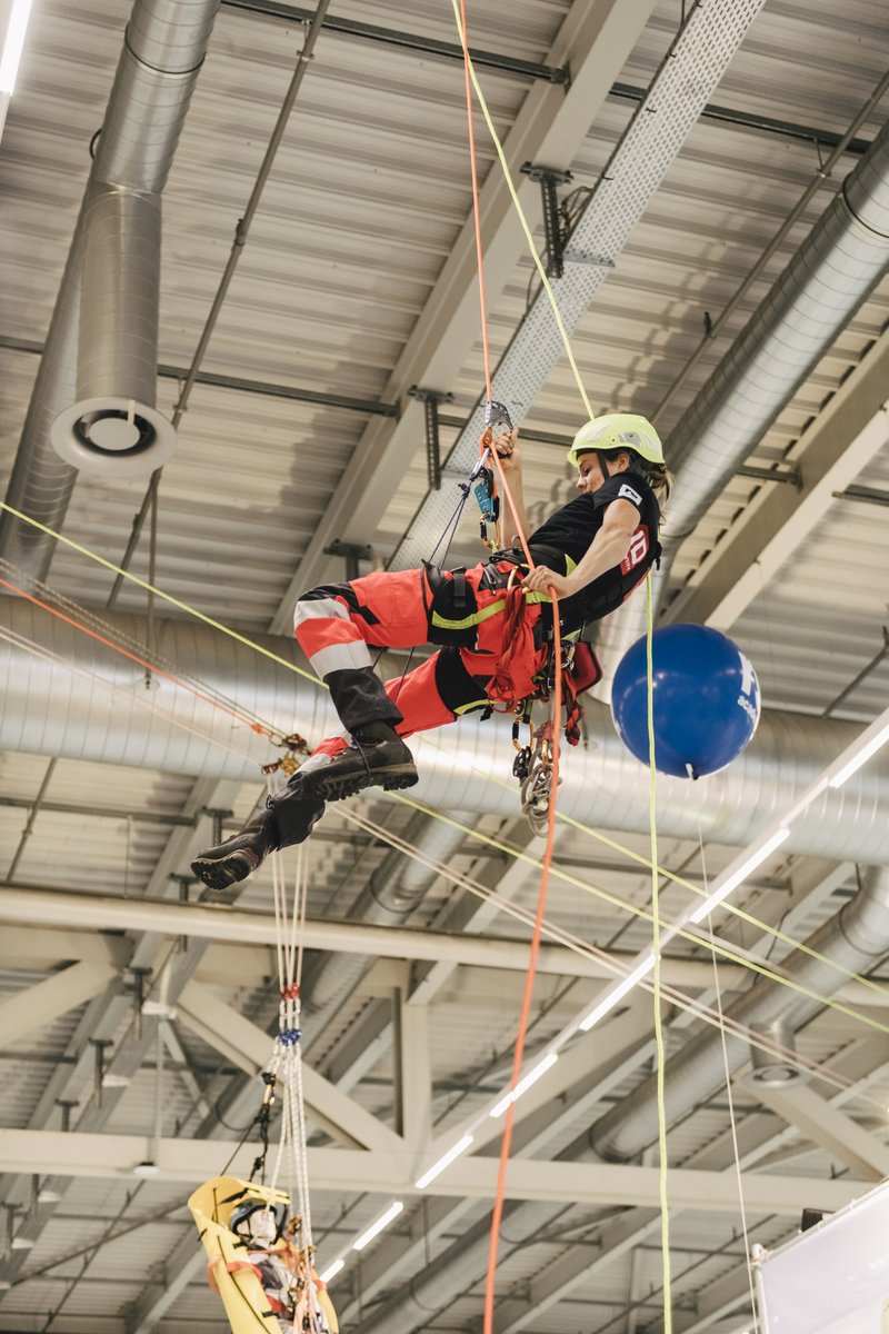 Hier sehen Sie noch ein paar Messe Highlights. Besucher können neuste Arbeitssicherheit, moderne Gesundheitsschutz und innovative Berufsbekleidung am eigenen Leib erleben. 🦺

#arbeitssicherheit #Gesundheitsschutz #betrieblichesgesundheitsmanagement #SGAS #weiterbildung