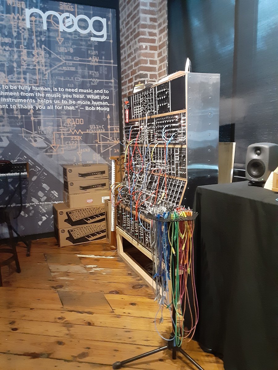 namaroonmuse's tweet image. #moogstore