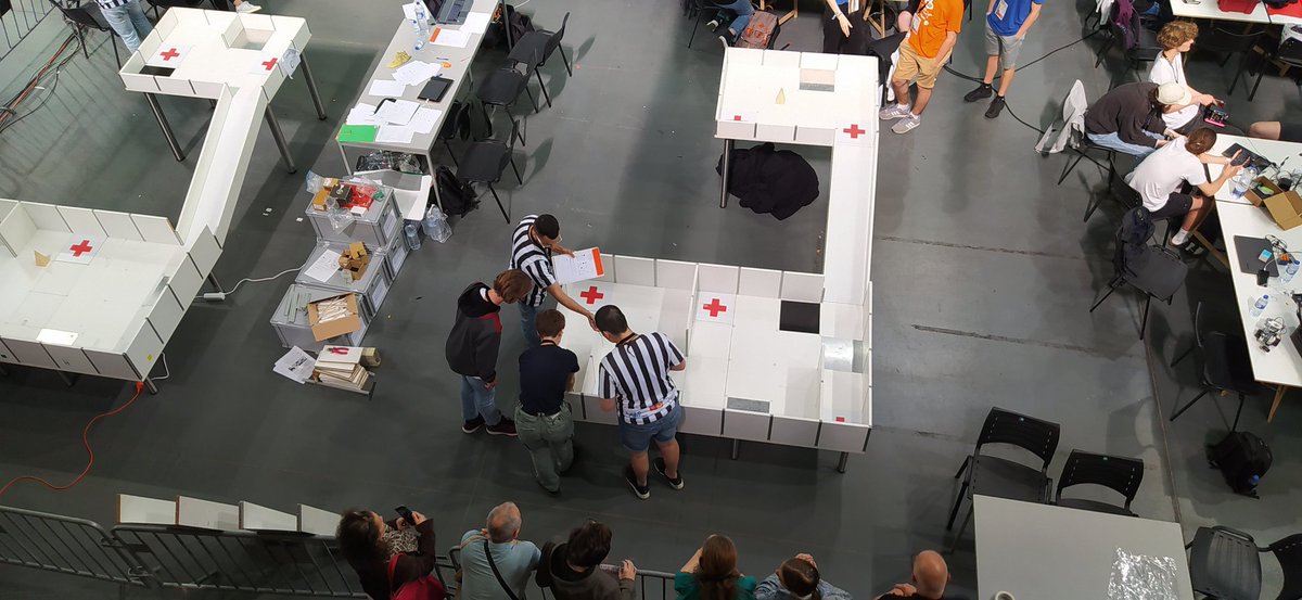 AFCad_FabLab's tweet photo. Second passage pour CAD-M2 qui teste de nouvelles solutions techniques... #robocupjr #rescuemazeentry 
@SiiBordeaux @LaLigue33 @FFRobotique https://t.co/rQOVdqW3VZ