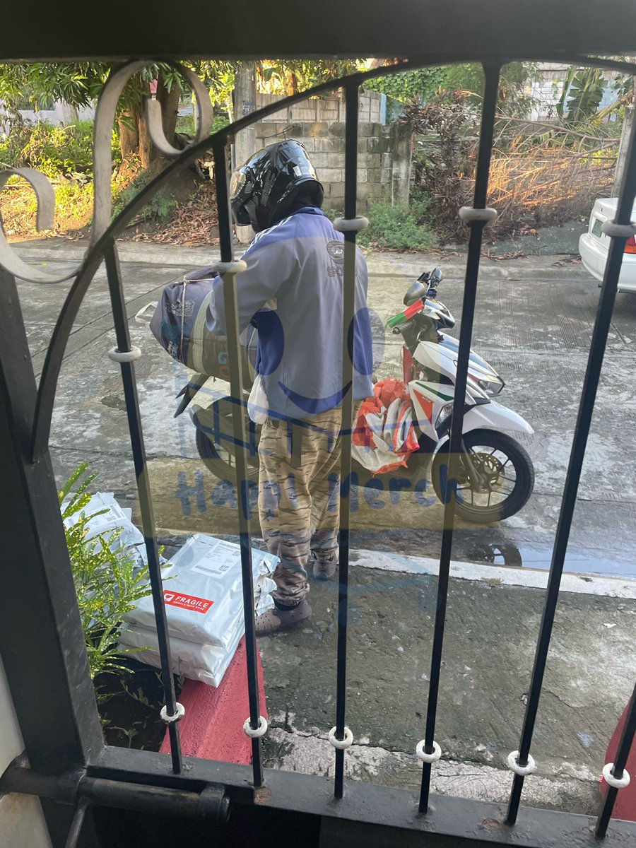happimerch's tweet photo. #HappiUpdates β»
s/co ggx orders are already packed and picked up by the ggx rider a while ago!
thank you for trusting us and being patient βΊοΈ π π https://t.co/Vmb5Uo63bj