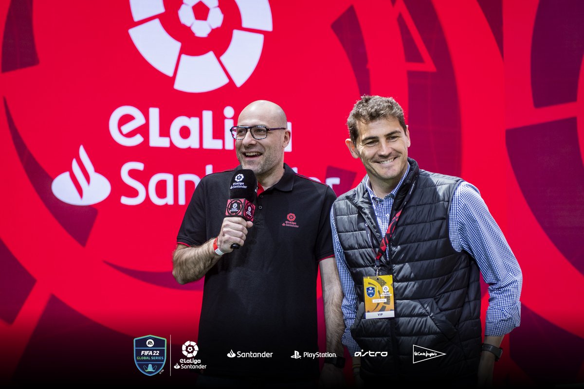 Vaya dos JEFAZOS, <a href="/Miguel_An_Roman/">Miguel Ángel Román</a> e <a href="/IkerCasillas/">Iker Casillas</a> en @esportslaliga.

#eLaLigaSantander | <a href="/Hara_Amoros/">Hara Amorós</a> 📸