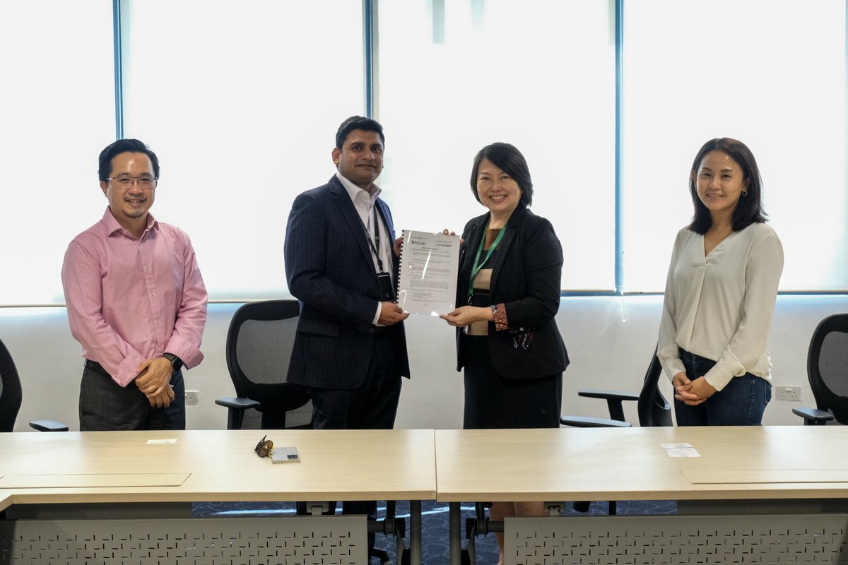 NgeeAnnNP's tweet photo. NPโs School of Design & Environment (DE) signed a Memorandum of Understanding with LeapThought, a globally acclaimed software and deep tech solutions provider for the Architecture, Engineering and Construction sector. ๏ฟฝ๏ฟฝ๏ธ๐ท๐๏ธ #ngeeannpoly #bepartofxtra https://t.co/Qb27FdkbjD
