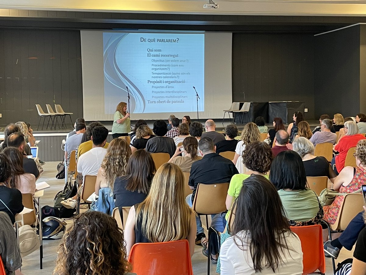 jordiserarols's tweet photo. Multiplier event with School heads in Barcelona. Fostering #globalcompetence #SDG #PBL &amp; 21st Century Skills @EUErasmusPlus @sepiegob @EplusCatEdu @sllengua @InsViladomat @idp_iceub @HeadPdcs https://t.co/2XDddyOSgf