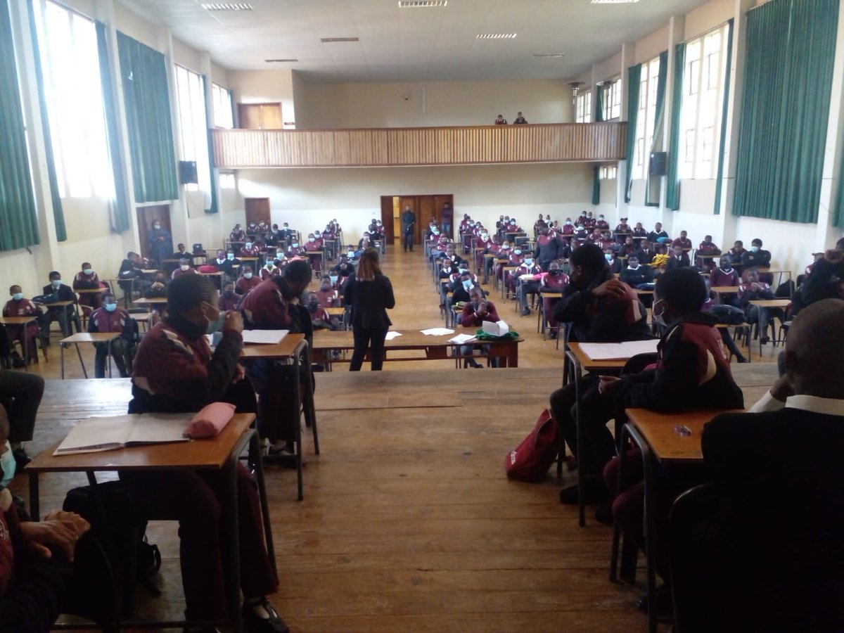 GCIS_KZN's tweet image. GCIS in partnership with Lifeline engaged with learners in Ixopo Little Flower Combined School. Bullying, Cyberbullying, Rape, Teenage pregnancy GBV, Child abuse were some of the issues discussed.
#ChildProtectionWeek2022