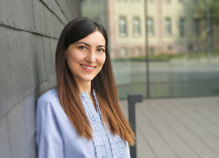UniFreiburg's tweet photo. Die @DGBMT und die Stiftung Familie Klee zeichnen Hatice Ceren Ates, Doktorandin am Institut für Mikrosystemtechnik (#IMTEK) und am #FIT Freiburger Zentrum für interaktive Werkstoffe und bioinspirierte Technologien, mit dem Klee-Preis 2022 aus:
https://t.co/4spHiERESW https://t.co/b3VsuUN3Z0