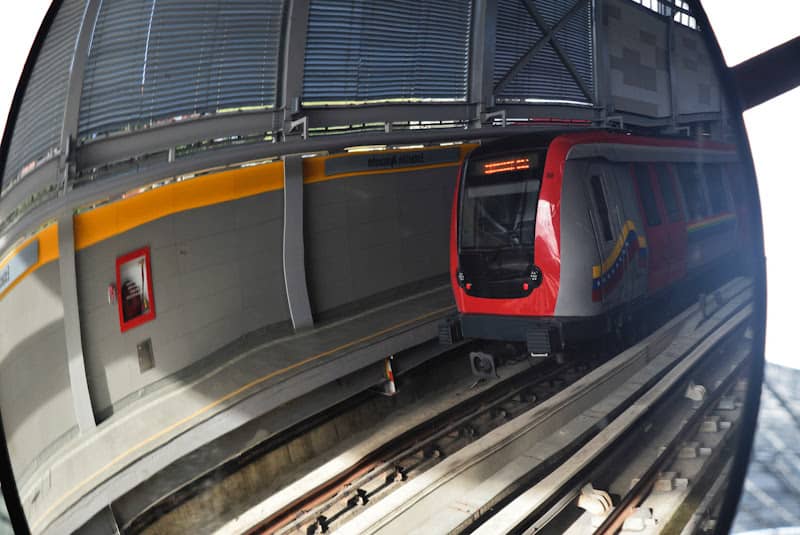 metrolosteques_'s tweet photo. Buenos días a nuestros usuarios del sistema altomirandino. Feliz y productivo jueves #2Junio. #MLTE opera con normalidad en todas sus estaciones con cuatro trenes circulando.
#BuenosDiasATodos #MetroReporte https://t.co/Lw0l6XoZ8B