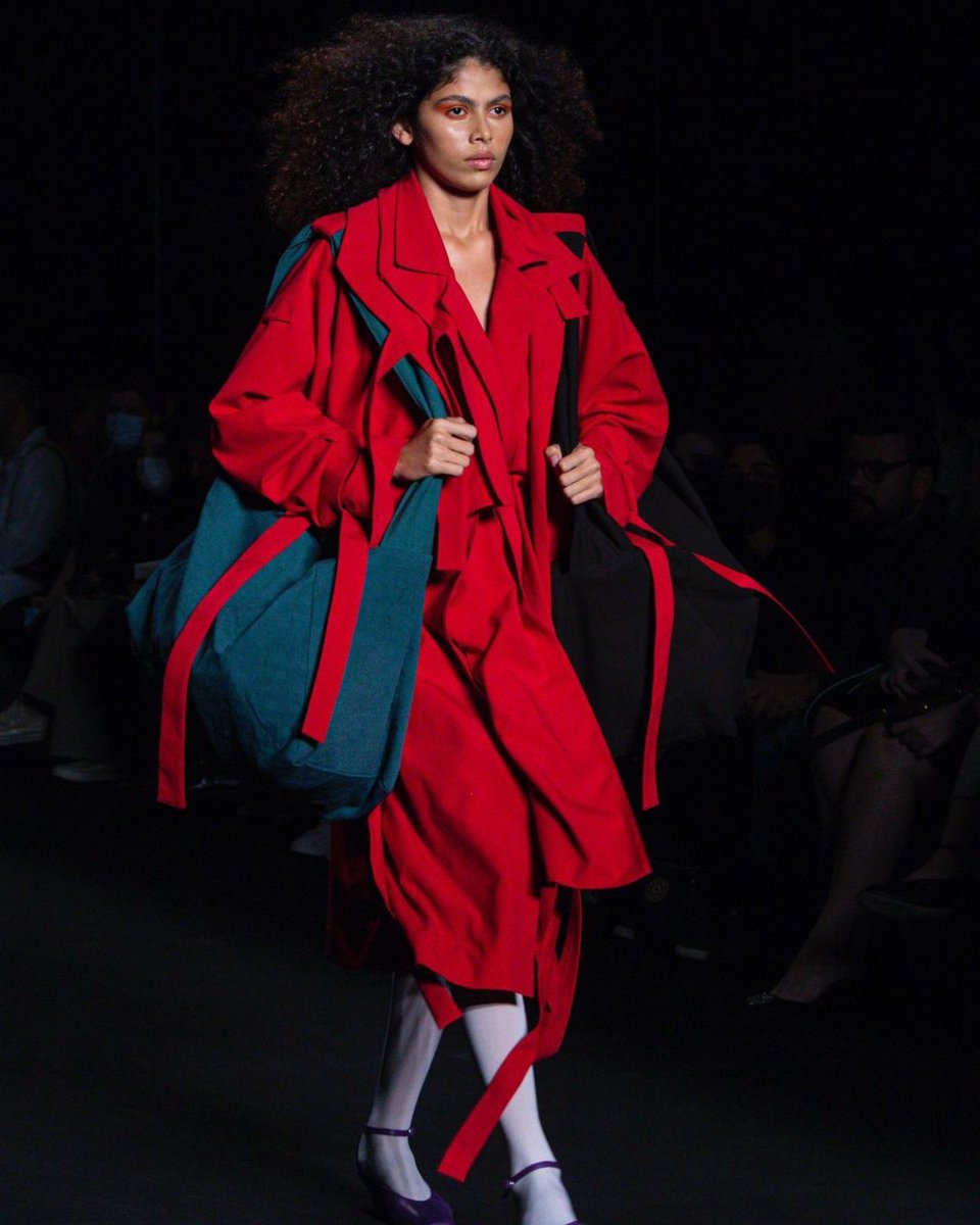 MktMix_oficial's tweet photo. Alguns clicks do dia

#mktmix #spfw #moda #spfw53 #marthamedeiros #rociocanvas #projetopontofirme #semanademoda https://t.co/UjJmLnjHQO