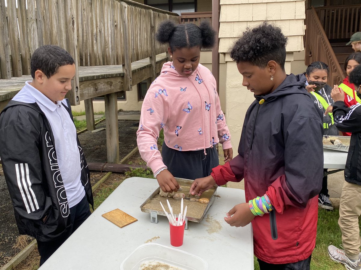 Esbarrett2000's tweet photo. Had a fantastic day at Seven President’s with some future scientists!  @AmerigoSchool #TogetherWeCan https://t.co/nWy0KDrIE1