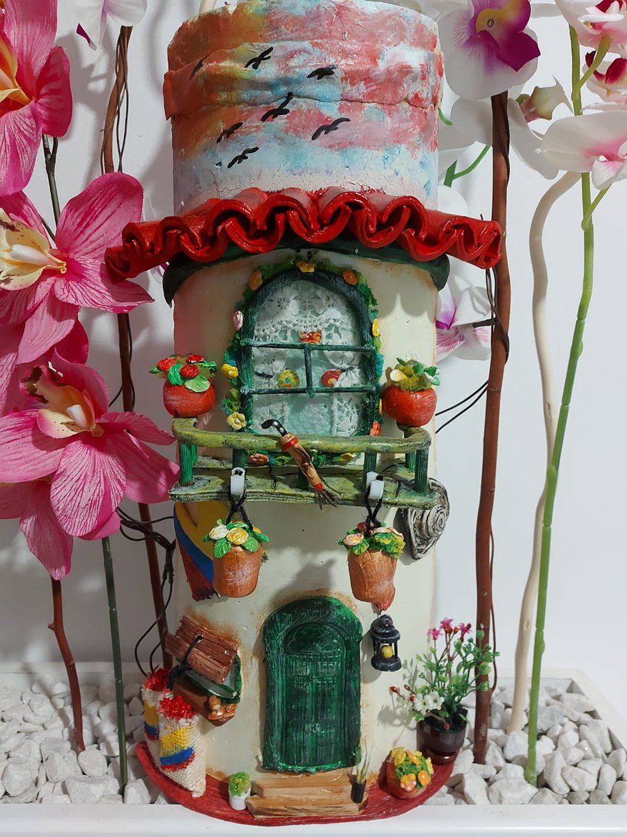 ArtMaribel_'s tweet photo. Bon dia des del Pla d’Urgell!
Avui hem acabat una altra teula.
Els detallets son adorables 🥰
Us agrada? https://t.co/dyZcRD1TU1