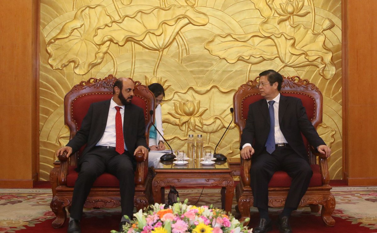 OmanEmbassyVN's tweet photo. التقى سعادة السفير رئيس البعثة صالح بن محمد الصقري بنائب رئيس لجنة العلاقات الخارجية للحزب الشيوعي الفيتنامي بحضور السكرتير أول محمد الرجيبي، حيث استعرض الجانبان العلاقات الثنائية بين البلدين الصديقين خلال ال٣٠ سنة الماضية منذ اقامتها. https://t.co/Mx3wdhZsWq