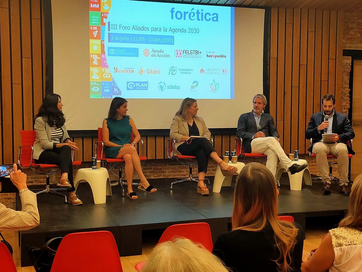 ayudaenaccion's tweet photo. ▶️ En estos momentos nuestro compañero Jaime Díaz presenta en el foro #AliadosAgenda2030 de @foretica la plataforma #SocialSolver, que impulsamos con @ennomotive, para dar soluciones de desarrollo sostenible a través de la ingeniería.
ℹ️ https://t.co/jkuSwLnrBb https://t.co/M50FxUgaRb