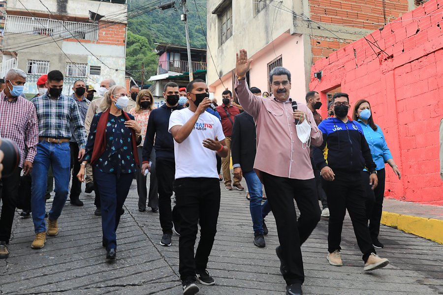 Puesto de Comando de Cantv recibirá y dará respuestas a las necesidades del pueblo en materia de telecomunicaciones

"Una nueva Cantv popular. comunal, del lado del pueblo", exclamó el mandatario nacional <a href="/NicolasMaduro/">Nicolás Maduro</a> 

#VenezuelaComunal
