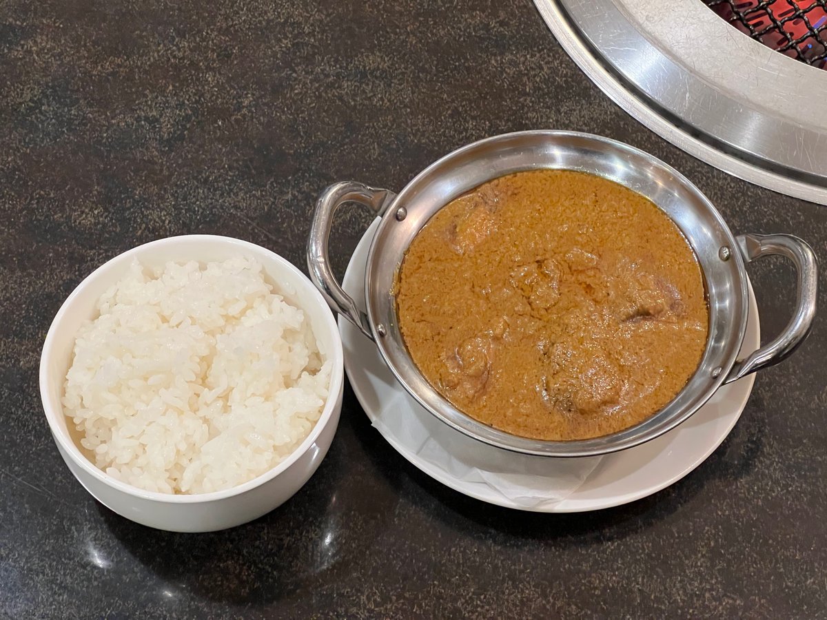 Mkitchen_machi8's tweet photo. 金曜スペシャル休止のお知らせ
いつも大変お世話になっております。急なお知らせで申し訳ございませんが。しばらく金曜特別メニューは休止致します。
通常メニューのチキンカレーはいつでもございます。
とても美味しいカレーですので、これからもよろしくお願い申し上げます。 https://t.co/qTCKsqTfJh
