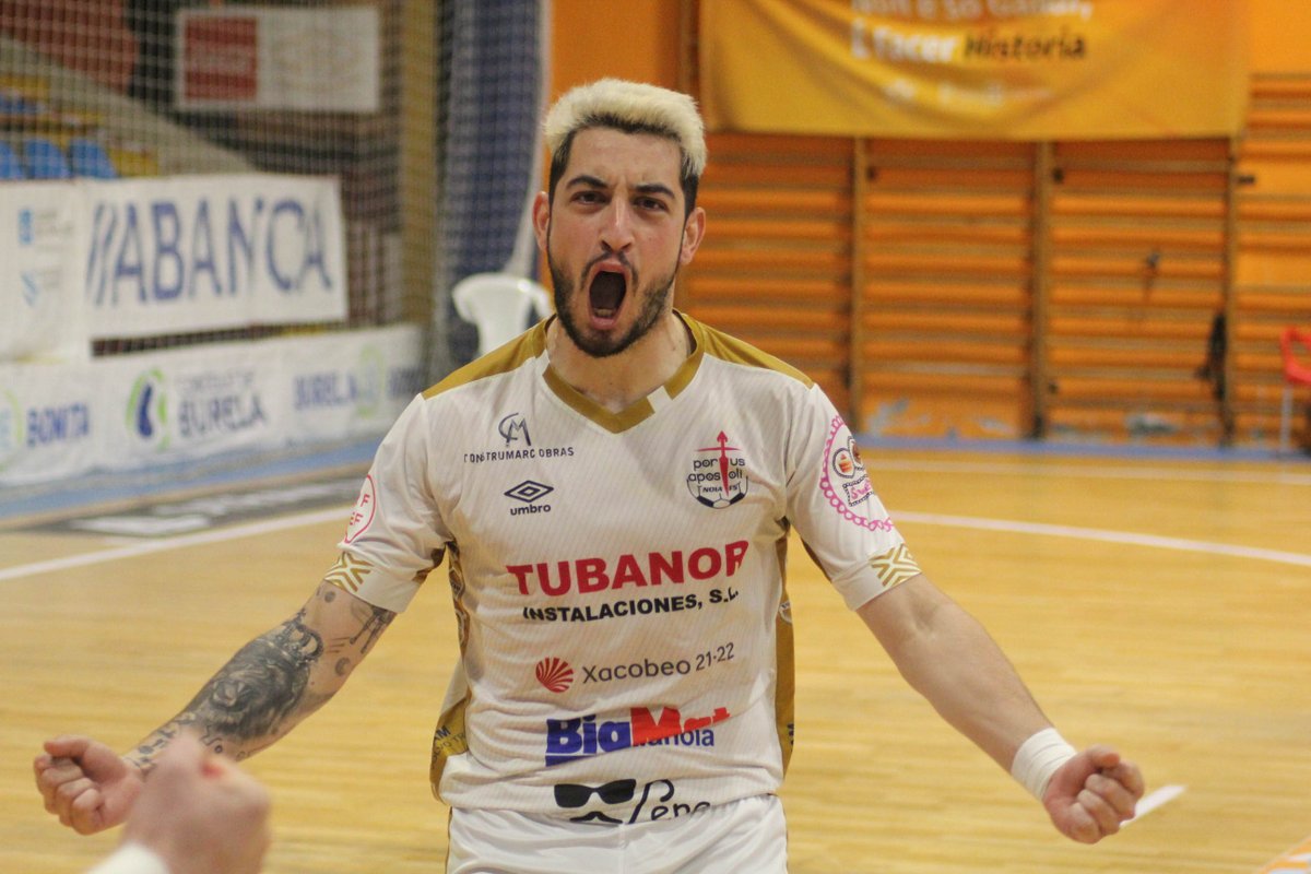 NoiaFutbolSala's tweet photo. ๐ตโ๐ซ ร ver estas fotos e volver a hiperventilar como se fose agora mesmo.
๐คฉ O dรญa no que certificamos a nosa segunda final seguida de Copa Galicia.
#OSentimentoDunhaVila #UnhaParteDeTi https://t.co/6c0YKtUwMm