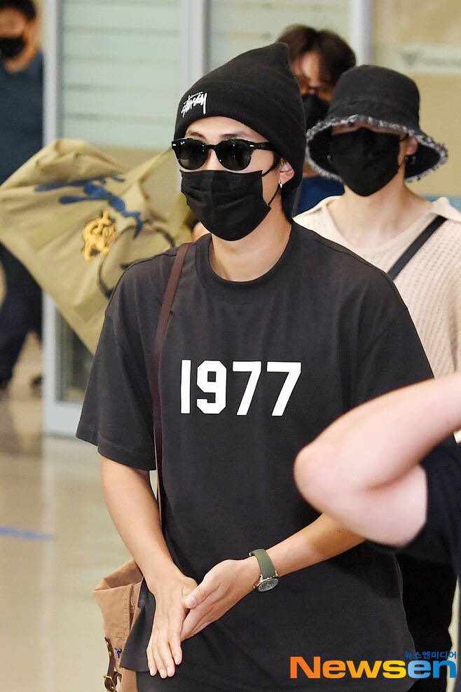 arkivesrm's tweet image. Safely back in Korea 🛬 🇰🇷