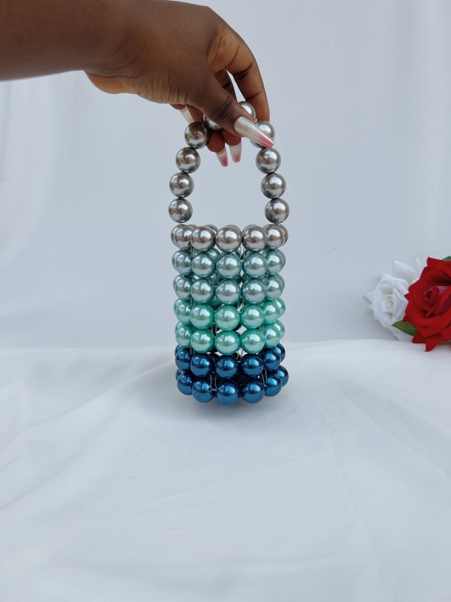 bejeweled_by_jt's tweet photo. Bag crush for this beautiful Thursday 😍😍 

Candy bag Available for sale @ N18,500 (comes with a pouch)
To shop click on either of the links below or send a dm 
https://t.co/cOYHhU8hah 

https://t.co/VJGum9Riry https://t.co/aoIpxV5dRD