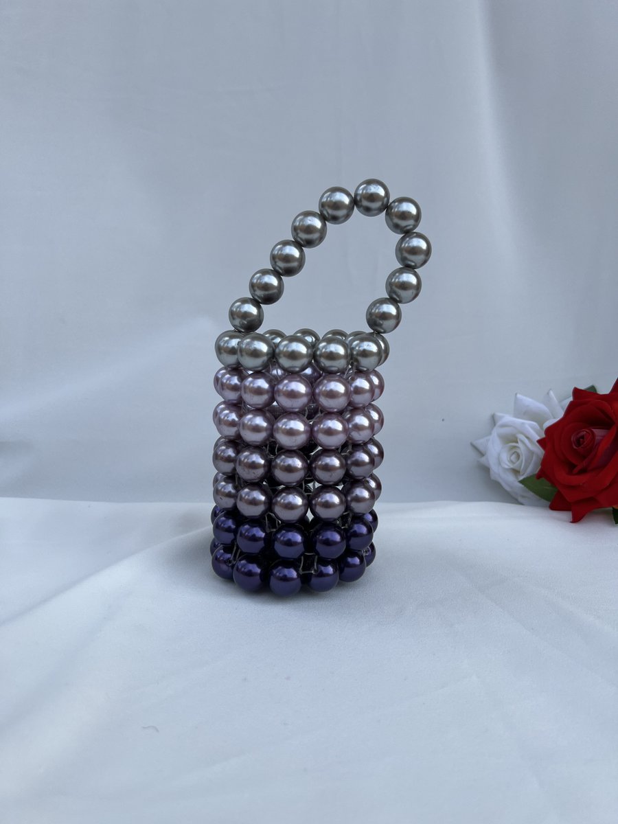 bejeweled_by_jt's tweet photo. Bag crush for this beautiful Thursday 😍😍 

Candy bag Available for sale @ N18,500 (comes with a pouch)
To shop click on either of the links below or send a dm 
https://t.co/cOYHhU8hah 

https://t.co/VJGum9Riry https://t.co/aoIpxV5dRD