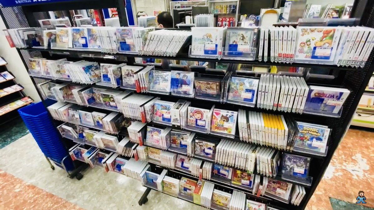 CreativoenJapon's tweet photo. Pues este domingo os traigo un vídeo que muchos me habéis pedido de forma recurrente #reto3DS
¿Cuántos juegos podremos comprar con $100/ 94€? 💸 https://t.co/Xy7ixoXdB7