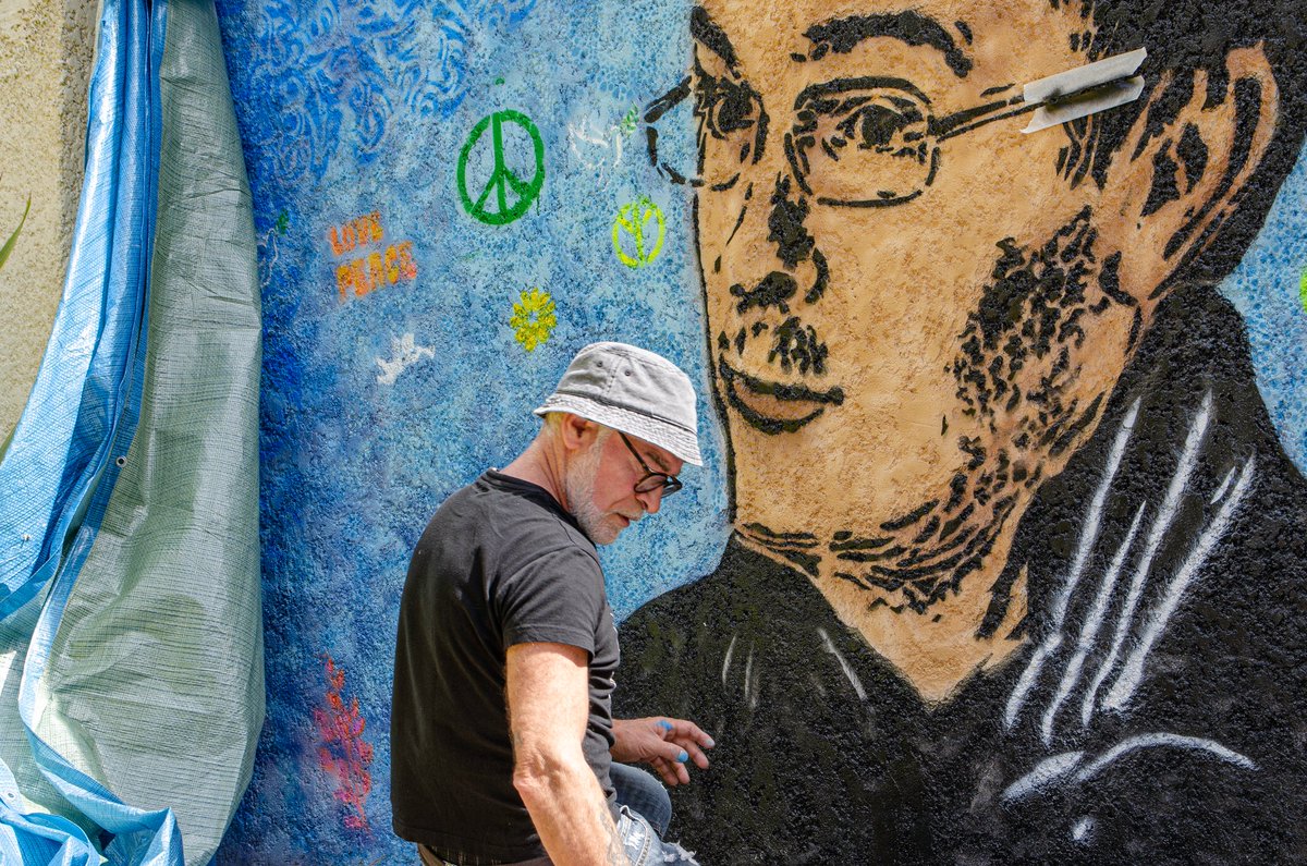 Sickoart_nft's tweet photo. Back in Pictures on the ''Samuel Paty'' tribute and the renaming of The City hall garden at Grand Fort Philipe.
#Streetart #stencil #mural #tribute #underwill https://t.co/wqSQYUgzsh