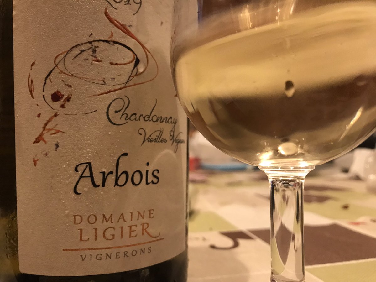 ReVini8k's tweet photo. #arbois #chardonnay #vin #vindejura #jura #domaineligier 2019
クリーミーな雰囲気と、折り重なる質の違う酸味 https://t.co/v0eNKKU4l0