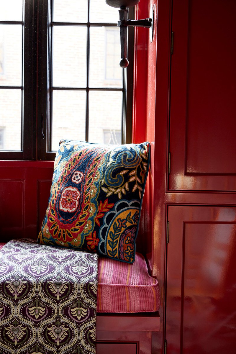 designerkati's tweet photo. Cozy weekend corner yet? 
#colorfuldesign #homeprints #designersoninstagram #dailydesignpick #colorfulldesign #colorfuldesigns #mybohovibes #eclecticdecorating #interiordesign #homestyle #bolddesign #designmood #instainteriordesign https://t.co/6Gv6qjAzxz
