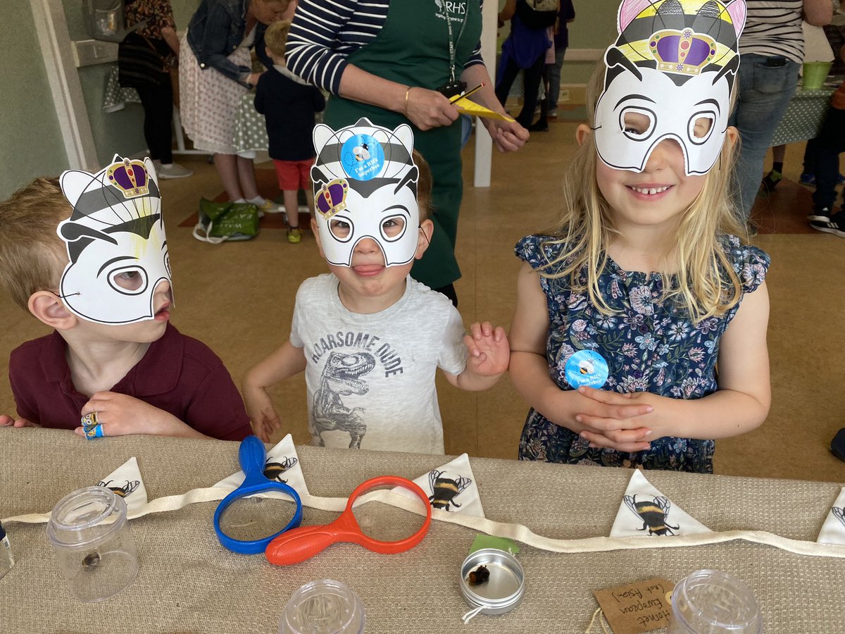 TheGreenJeanie's tweet photo. Day 6 @RHSWisley #SuperBees! Today we are making bee masks &amp; learning about our #wild #bees! Very busy #bees here in the CLORE learning centre at #Wisley. https://t.co/4LyX9tB4CA