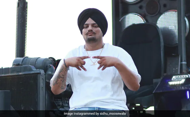 ndtv's tweet photo. 🔴 #BREAKING | Sidhu Moose Wala murder: Punjab says security to 424 VVIPs will be restored on June 7 https://t.co/ZnGwTL4Wtx https://t.co/IceyOEnmCx
