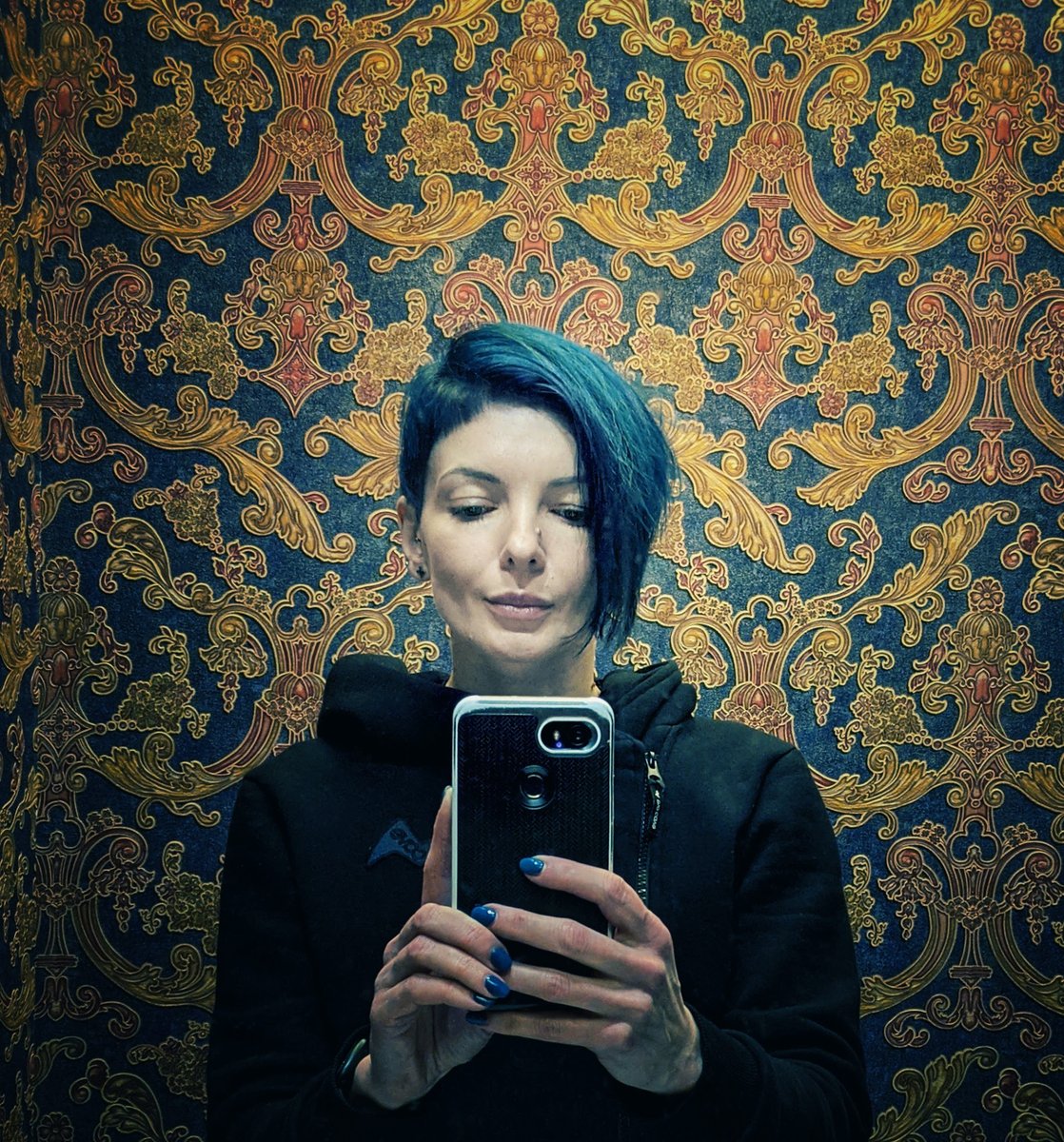 x_format tweet media