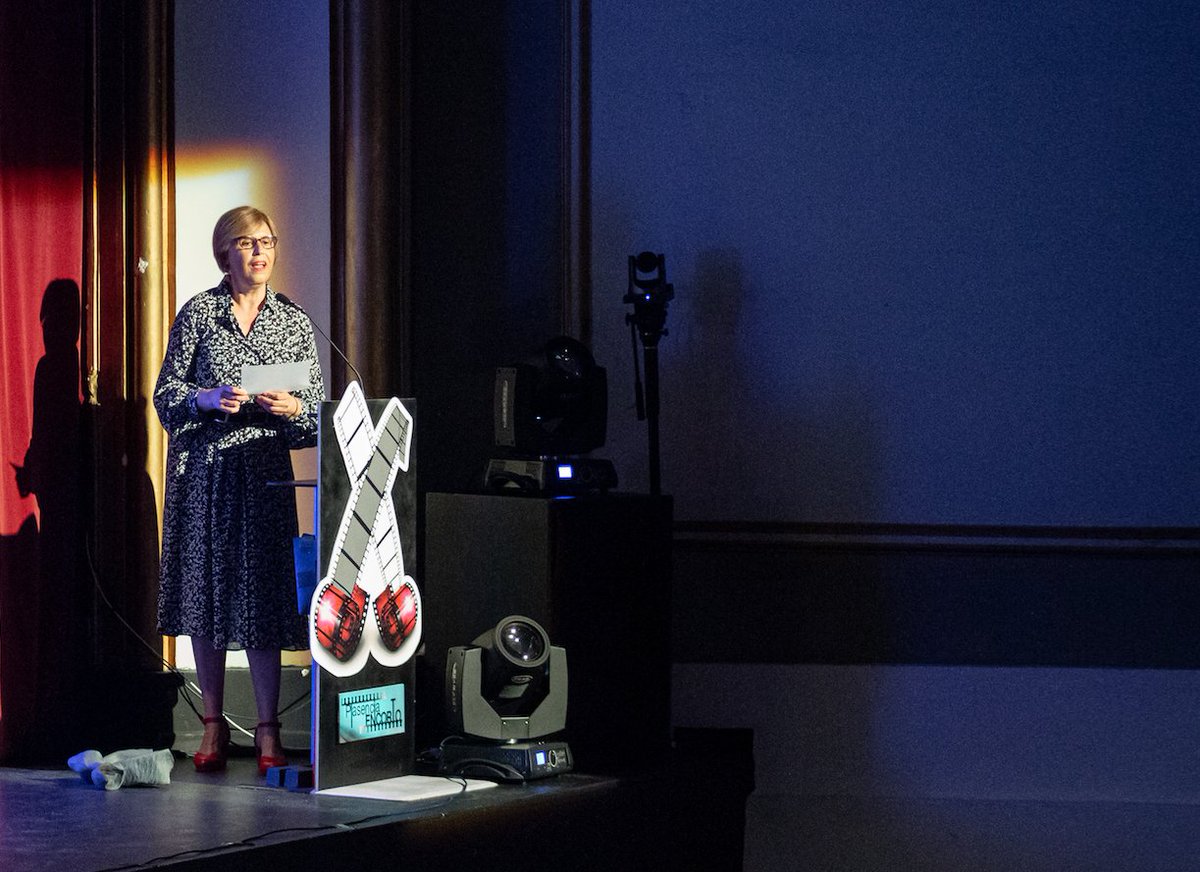 Encorto_24's tweet photo. Premiados 9th International Youth Film Festival. Entrega los premios Anabel Beltrán miembro del jurado. ¡Enhorabuena!
#cineyeducacion #iyff #plasencia #extremadura https://t.co/KtPQHHnhI0