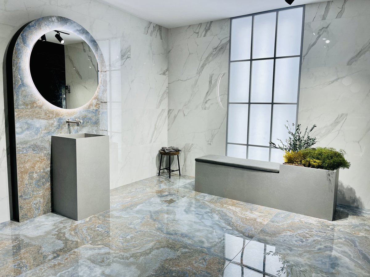 AngayContract's tweet photo. Nuestro trabajo de colocación cerámica en la exposición de @cifreceramica 🛁🚰
—————————————-
#ceramics #ceramica #tiles #expo #exposition #showroom #design #interiordesign #interiorismo #interiorism #work #results 📏 https://t.co/r96TbrGprK