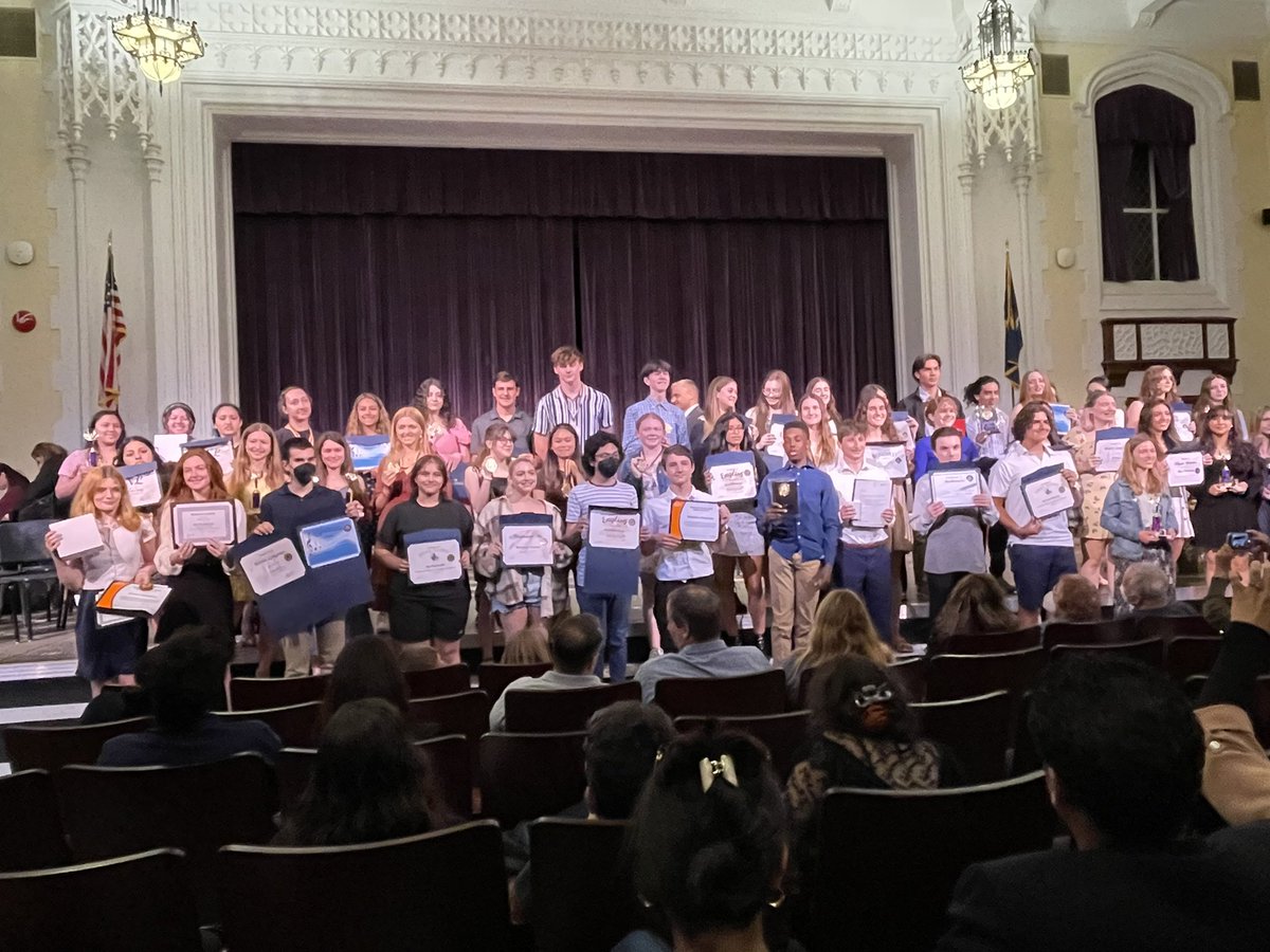 ObenTech's tweet image. Congrats 9-11th grade academic award recipients!!!!! @OBENSchools @SharonLasherOB @OysterBayHS @JoePesqEducates