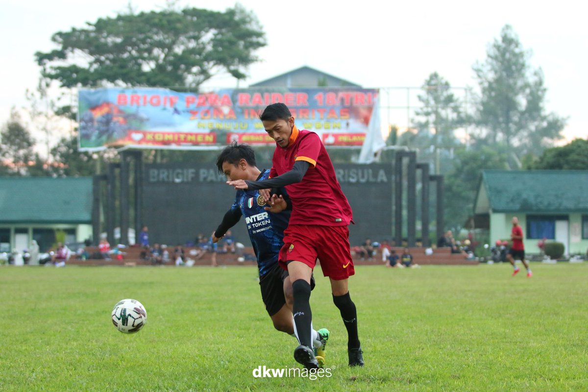 RCI_Malang's tweet photo. Tanggal muda, mari kita cari lapangan, main bola lagi 😁⚽

#rcimalang #asroma #romaindonesia https://t.co/ardqCOjHug