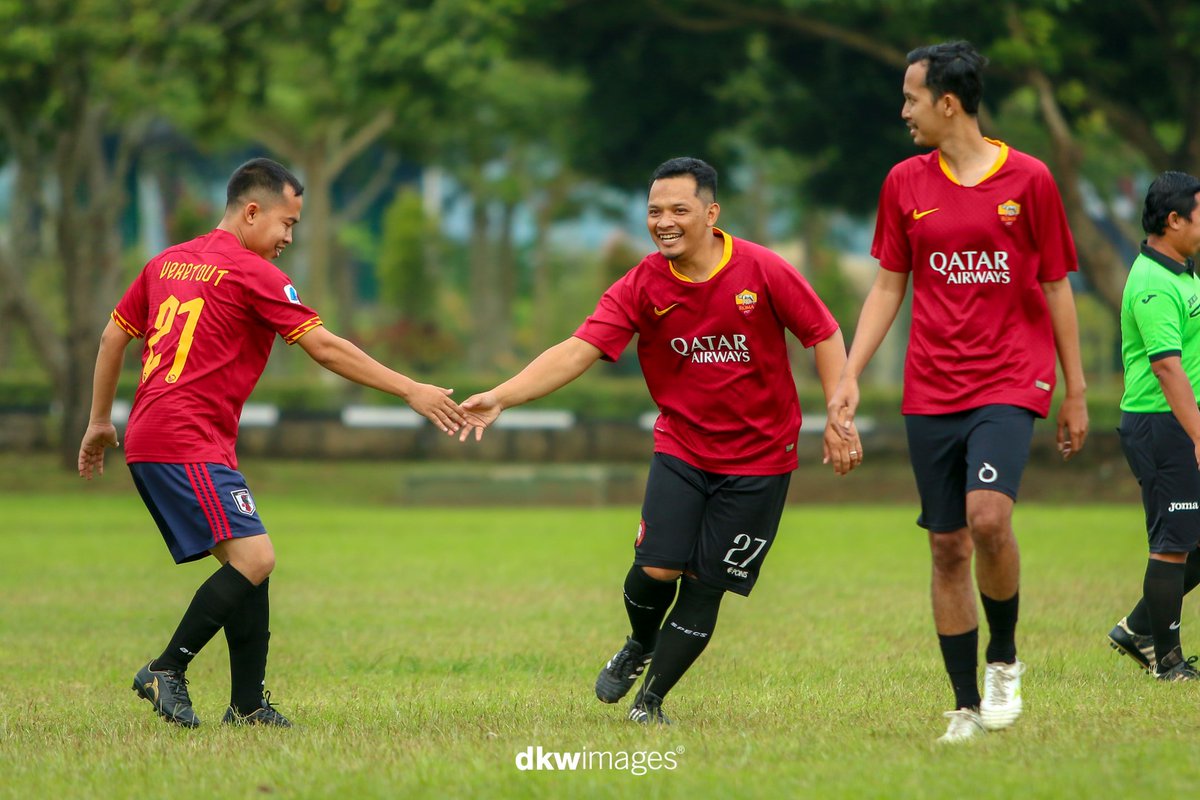 RCI_Malang's tweet photo. Tanggal muda, mari kita cari lapangan, main bola lagi 😁⚽

#rcimalang #asroma #romaindonesia https://t.co/ardqCOjHug
