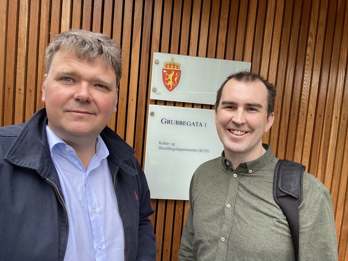 I dag har <a href="/SigurdEskeland/">Sigurd Eskeland</a> og <a href="/TobiasLeknes/">Tobias Jelsa Leknes</a> hatt et hyggelig møte med statssekretær Gry Haugsbakken i <a href="/Kulturdep/">Kultur- og likestillingsdepartementet</a>. Vi snakket om poker som ferdighetsspill og Norsk Tippings manglende nettpokertilbud. Vi tror vi overbeviste statsekretæren om at poker bør være en del av spilltilbudet