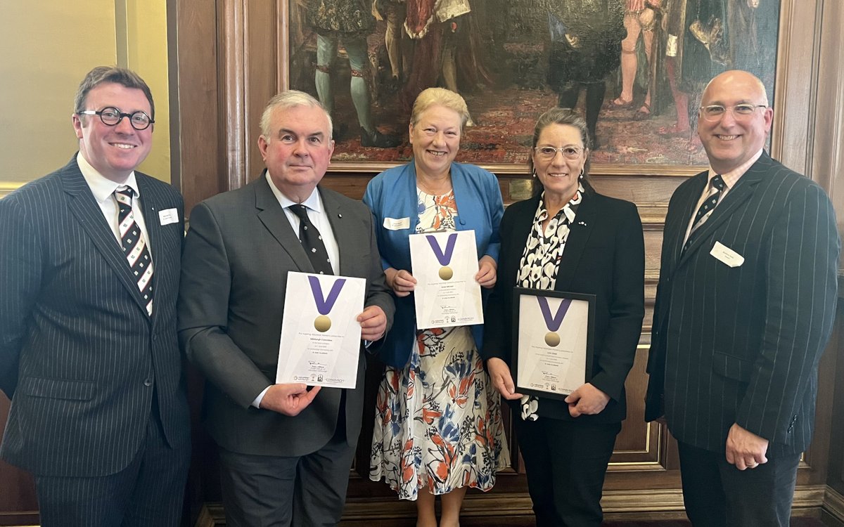 Huge congratulations to our Edinburgh team of volunteers who were recognised at last night's #InspiringVolunteerAwards, hosted by <a href="/VolunteerEdi/">Volunteer Edinburgh</a> and presented by <a href="/LordProvostEdin/">LordProvostEdinburgh</a> 🎉

Well done team! 👏

Find out what makes this fab team award-winning! 👇
stjohnscotland.org.uk/news-events/aw…
