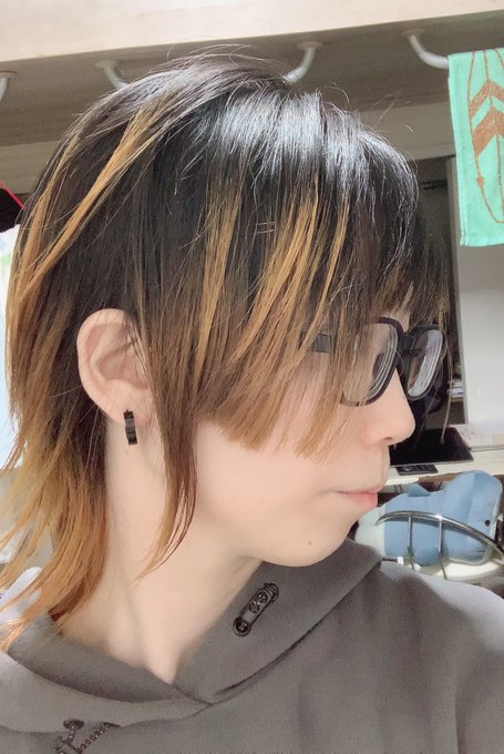 髪を切りました。
隠れ刈り上げ✨ 