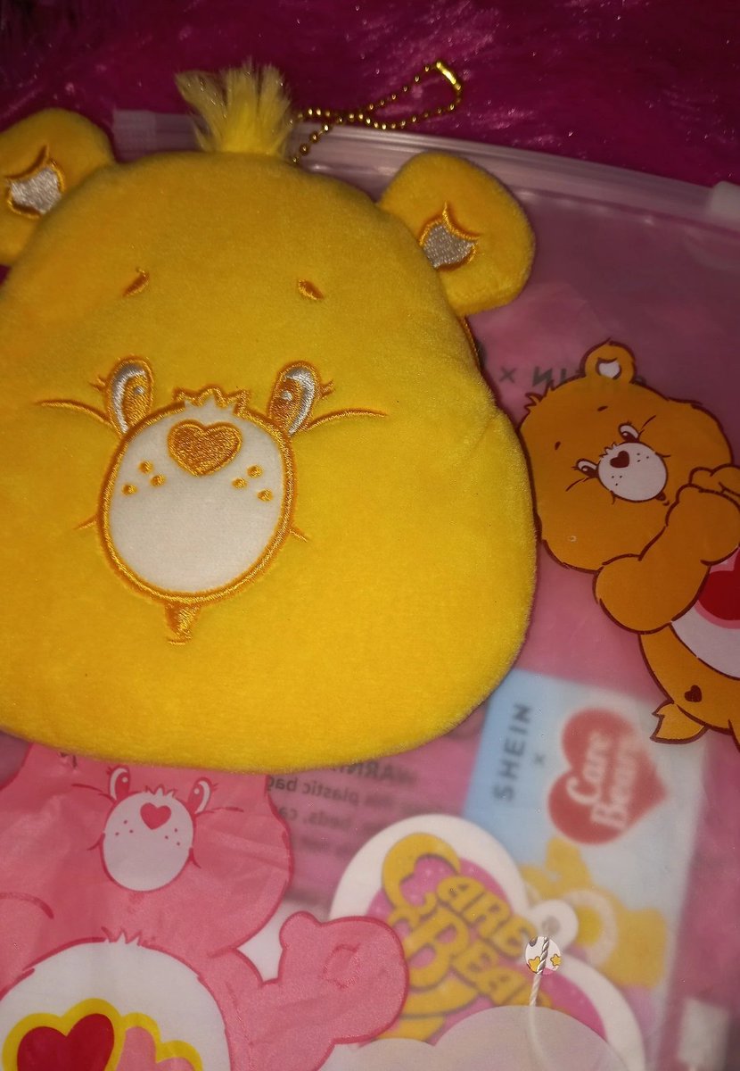Pre care bear wallet 🐻☀️
(Funshine ☀️🌤 ) 
♡ รับ 4 ใบ 
♡ ใบละ 190 รวมส่ง 
♡ รับธ./วอเล็ต ไม่บวกเพิ่ม 
**Dm for me** 

#ตลาดนัดsanrio #ตลาดนัดบังทัน #ตลาดนัดโตมัน #แคร์แบร์  #CareBearsthailand #แคร์แบร์ #ตลาดนัดแคร์แบร์
