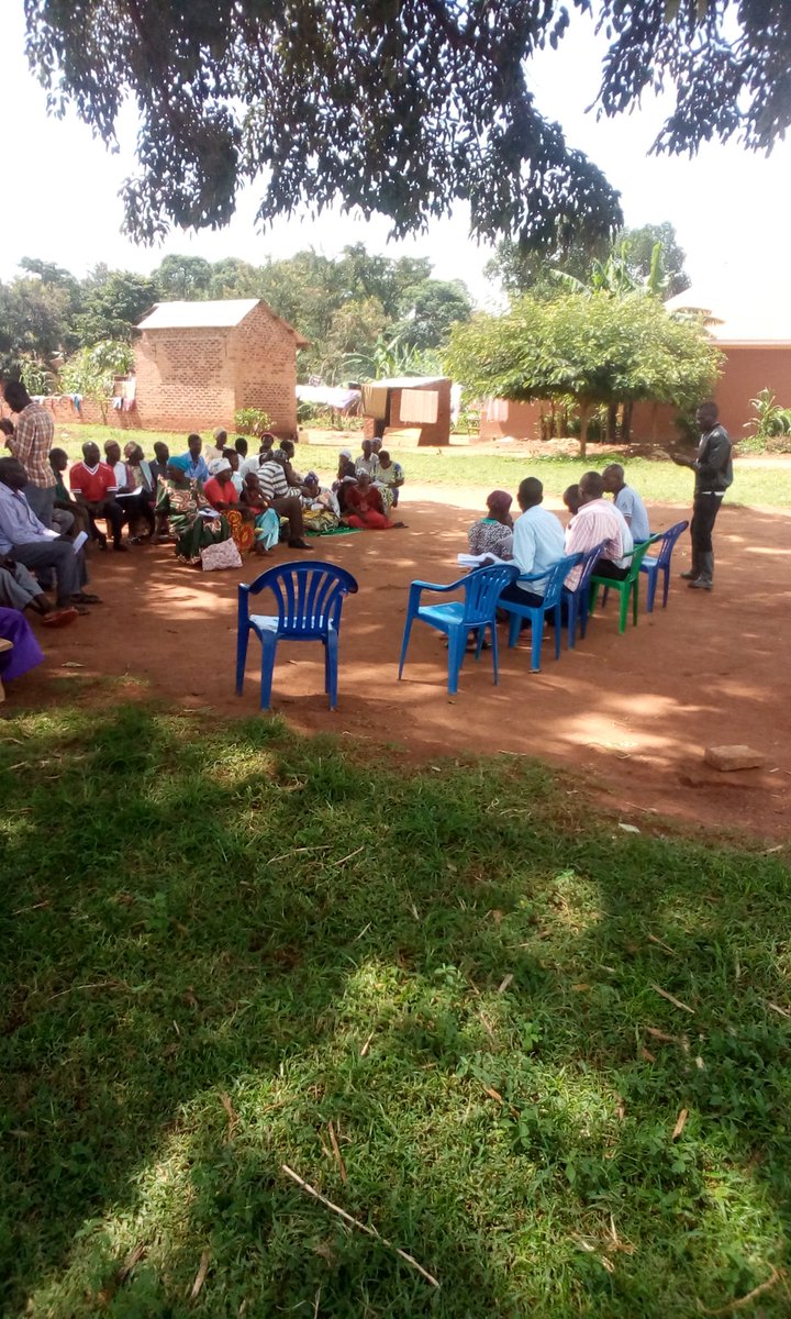 MkLuukaBusogaLN's tweet photo. To day COUNCiL #Nambafu_Lulaba has chaired the last meeting for #Parish_development_model
#Bukoova_Town_council_luuka
And people are happy with the @GovUganda
@KagutaMuseveni
@RebeccaKadagaUG
@JudithNabakoob1
@AnitahAmong https://t.co/hcI0MXeBvT